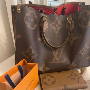 Louis Vuitton OnTheGo GM Tote + Zippey Wallet Monogram Louis Vuitton.